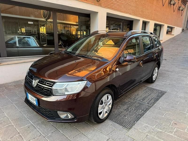 Usata Dacia Logan MCV Lauréate 90 CV (66 kW) 2017 Rosso Station wagon