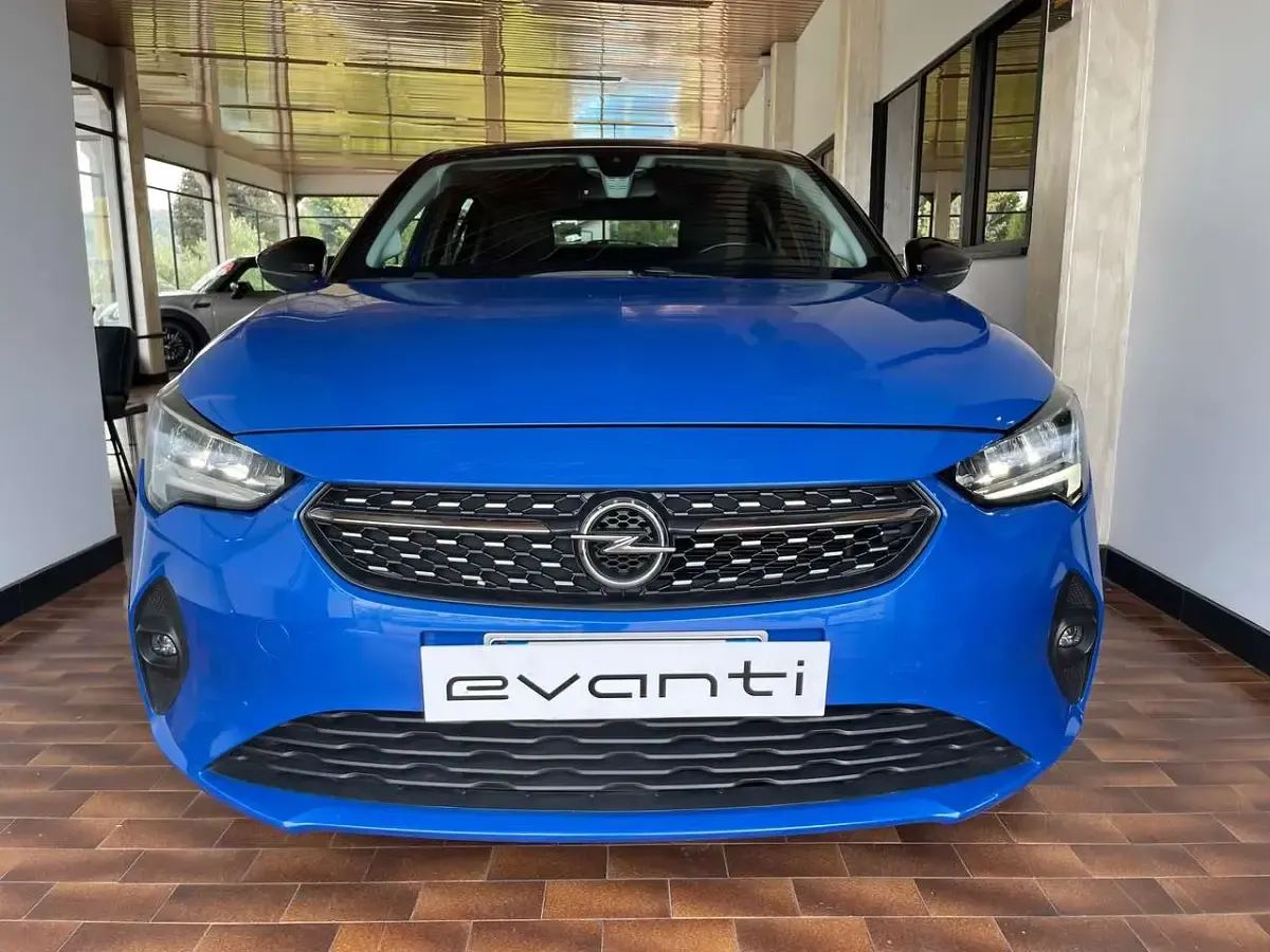 Usata Opel Corsa Elegance 75 CV (55 kW) 2020 Blu/azzurro Utilitaria