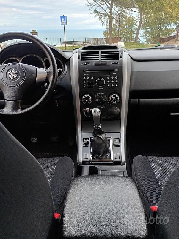 Usata Suzuki Grand Vitara 129 CV (94 kW) 2006 Grigio SUV
