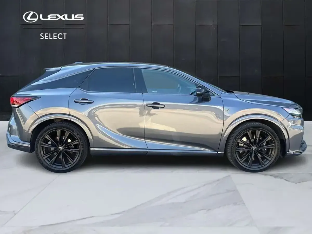 Usata Lexus RX500h Sport Line 371 CV (272 kW) 2023 Grigio SUV