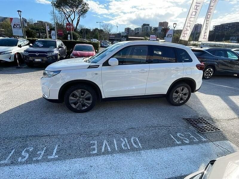 Usata Suzuki Vitara Cool 129 CV (94 kW) 2023 Bianco SUV