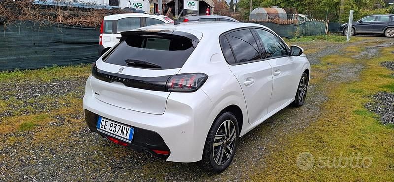 Usata Peugeot 208 GT 100 CV (73 kW) 2021 Bianco Utilitaria