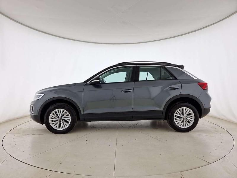 Usata VW T-Roc Life 150 CV (110 kW) 2024 Indium grey metallizzato nero SUV
