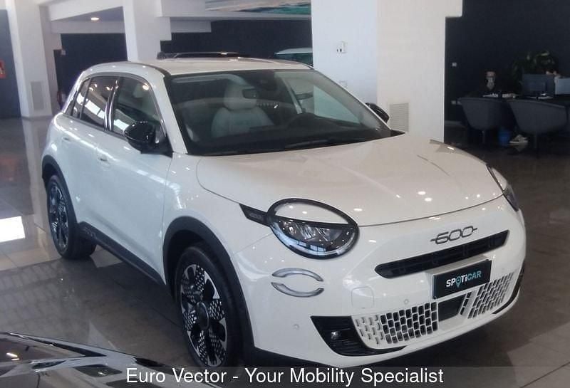 Usata Fiat 600 La Prima 101 CV (74 kW) 2025 Bianco SUV