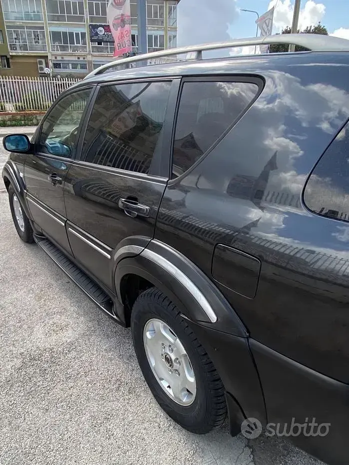 Usata SsangYong Rexton 165 CV (121 kW) 2006 Nero SUV