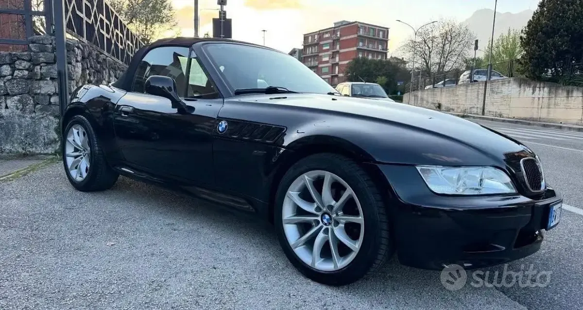 Usata BMW Z3 Efficient Dynamics 118 CV (86 kW) 2001 Nero Cabrio