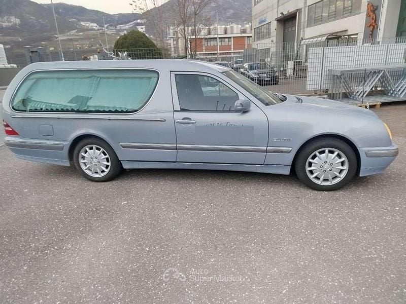 Occasion Mercedes E270 Elegance 170 ch (125 kW) 2000 Gris Break