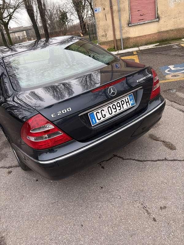 Usata Mercedes E200 186 CV (136 kW) 2003 Berlina