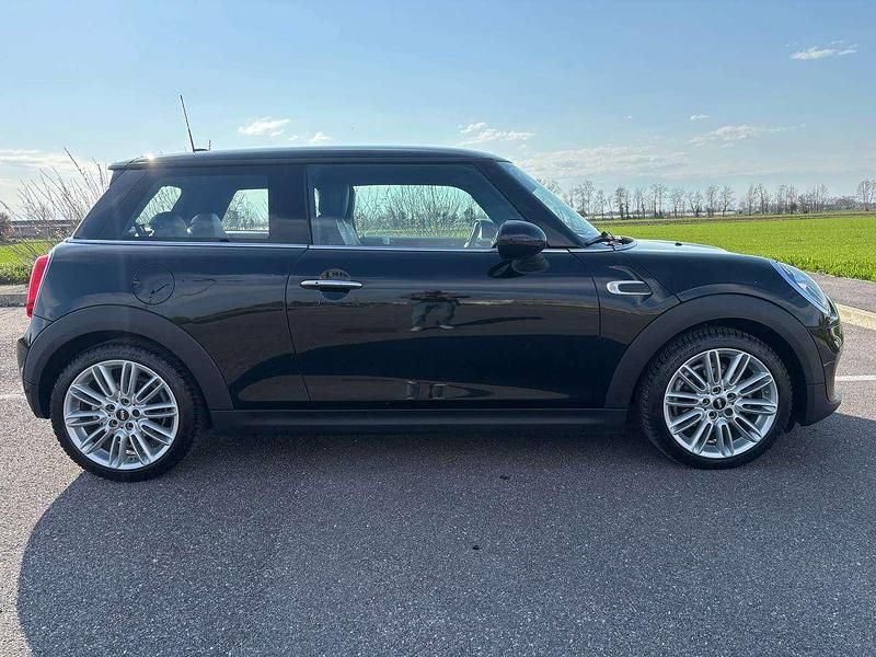 Occasion Mini Cooper D 116 ch (85 kW) 2019 Noir Citadine
