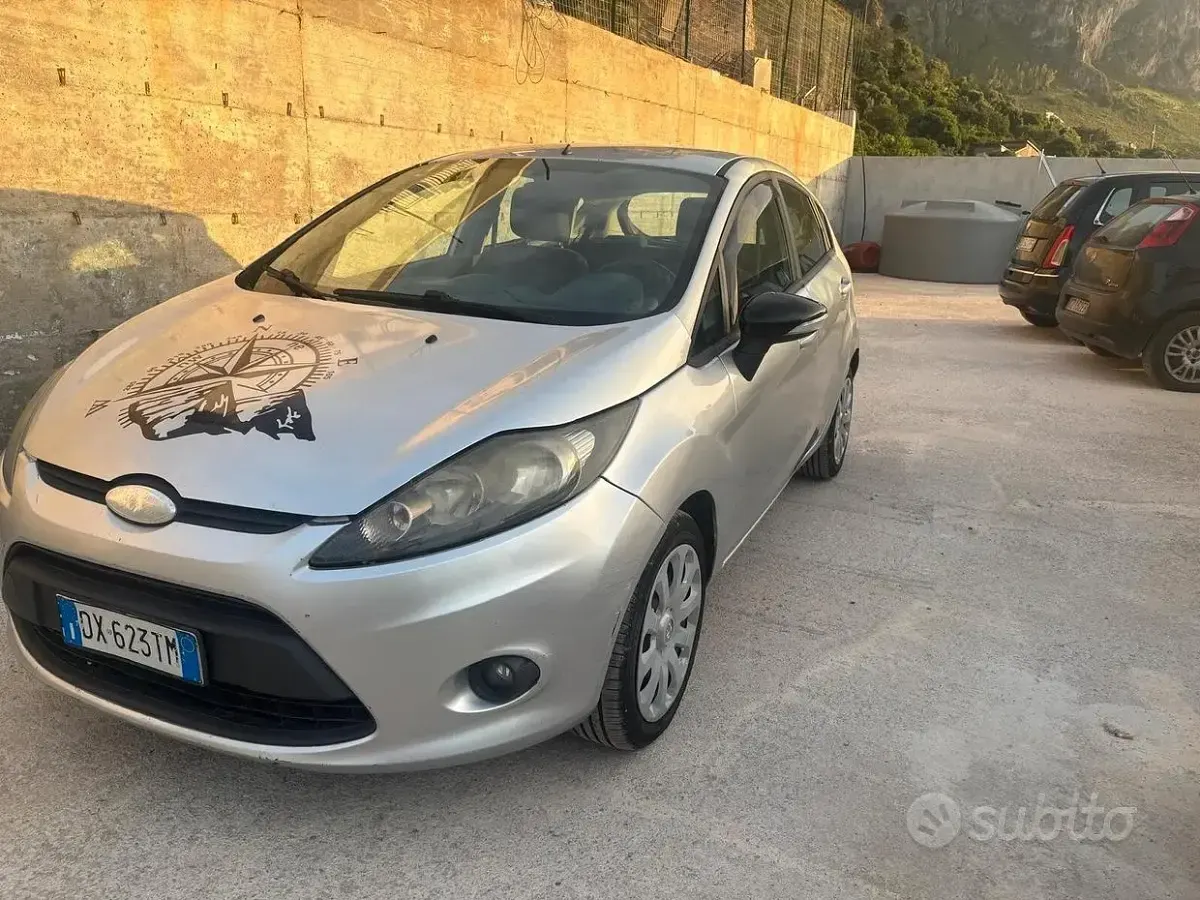 Usata Ford Fiesta Titanium 92 CV (67 kW) 2009 Grigio Berlina