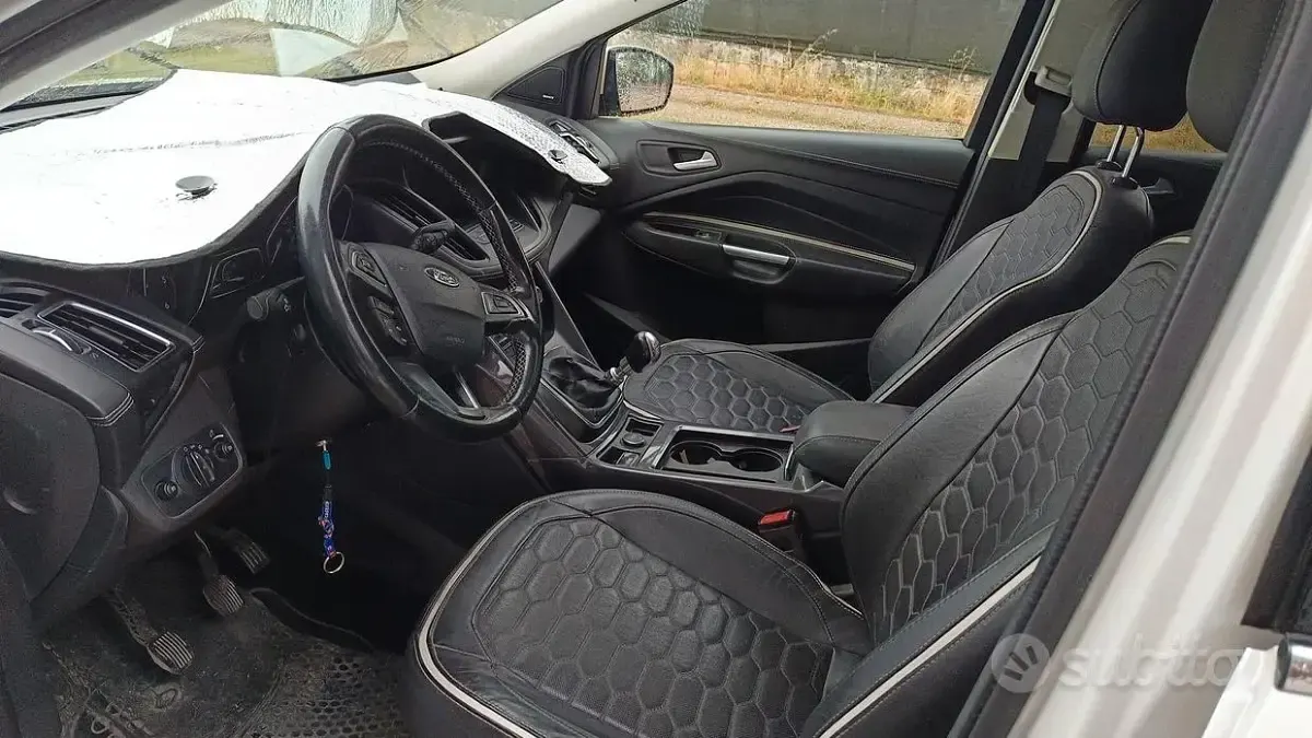 Usata Ford Kuga Vignale 150 CV (110 kW) 2017 Bianco SUV