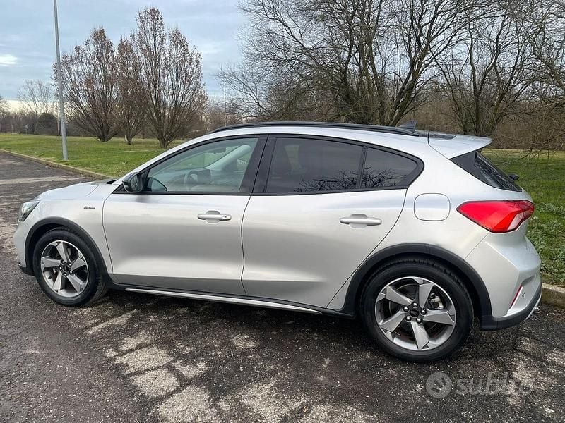 Grigio Usata 2019 Ford Focus Active Berlina | 13.800 € (Super prezzo) - Immagine 1/4