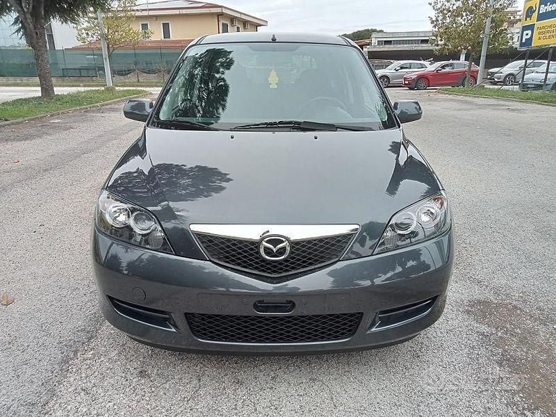 Usata Mazda 2 80 CV (58 kW) 2006 Grigio Utilitaria