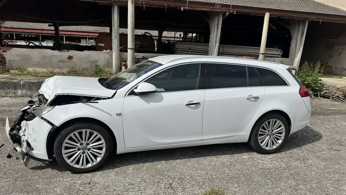 Usata Opel Insignia 160 CV (117 kW) 2012 Station wagon