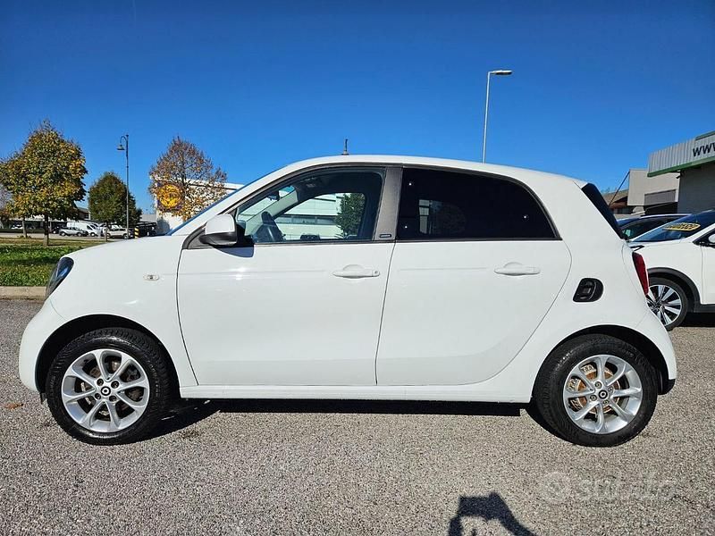 Usata Smart ForFour Passion 71 CV (52 kW) 2018 Bianco Utilitaria