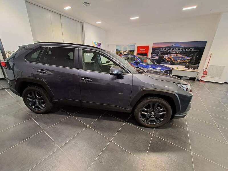 Usata Toyota RAV4 Hybrid 222 CV (163 kW) 2023 Grigio SUV