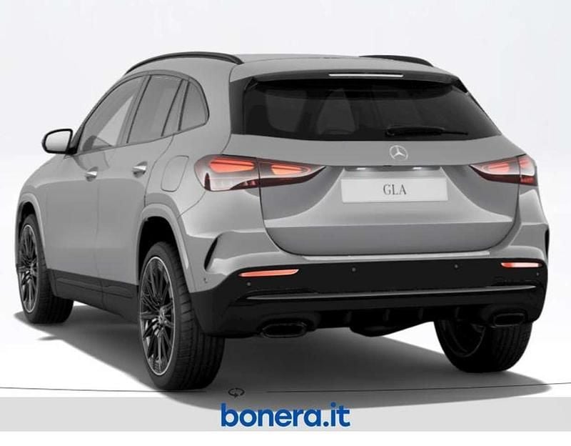 Nuova Mercedes GLA200 AMG line 150 CV (110 kW) 2026 Grigio alpi manufaktur SUV