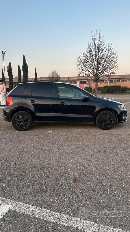 Usata VW Polo Comfortline 75 CV (55 kW) 2015 Nero Berlina