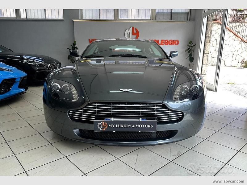 Usata Aston Martin V8 Vantage 385 CV (283 kW) 2006 Gray Coupé