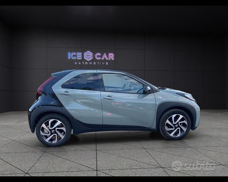 Usata Toyota Aygo X Trend 72 CV (52 kW) 2025 Grigio SUV