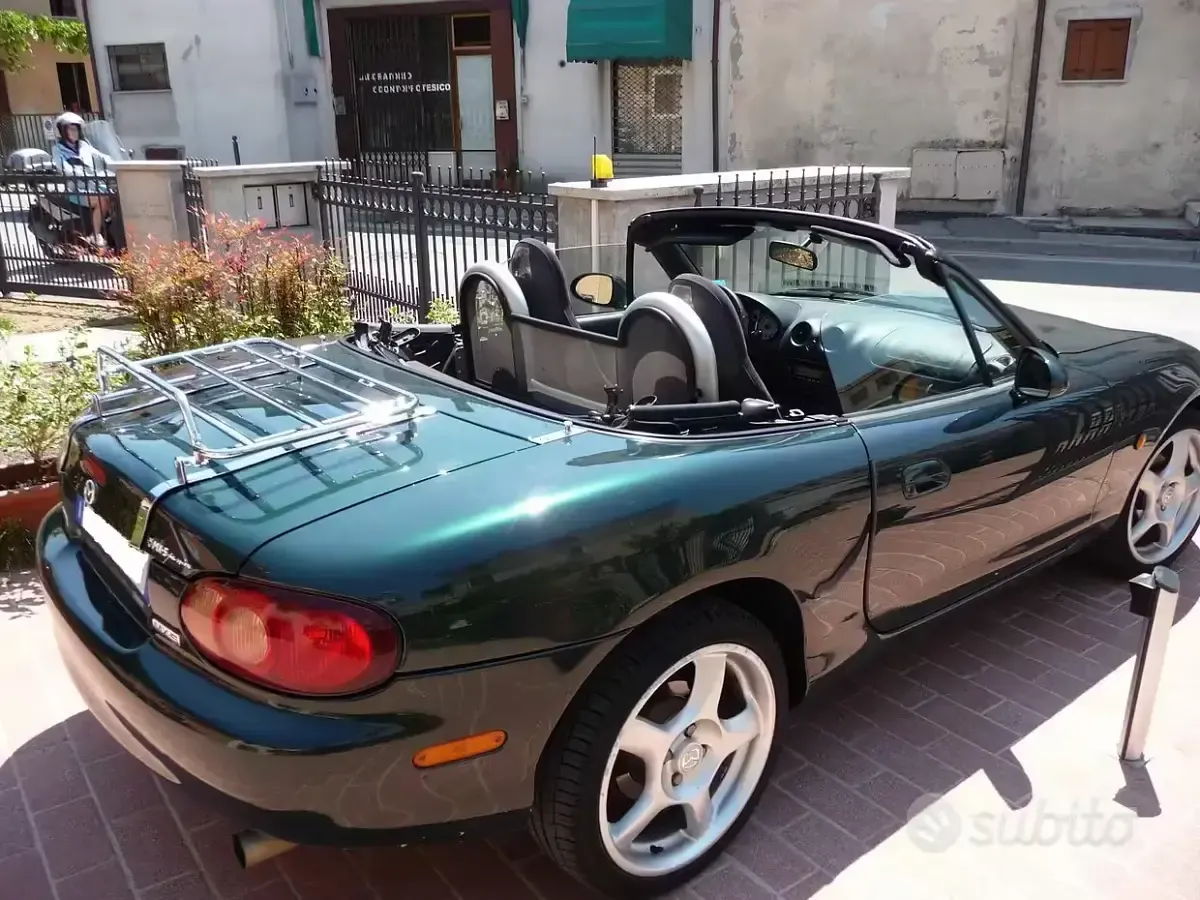 Usata Mazda MX5 110 CV (80 kW) 2023 Verde Cabrio