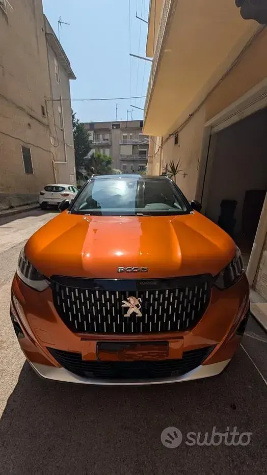 Usata Peugeot 2008 131 CV (96 kW) 2020 Arancione SUV