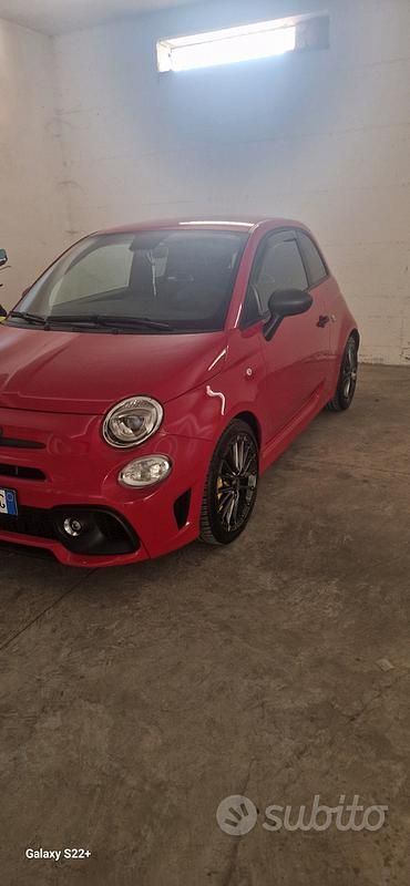 Usata Abarth 695 180 CV (132 kW) 2024 Rosso Utilitaria