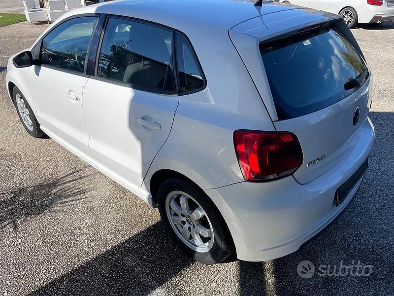 Usata VW Polo 74 CV (54 kW) 2011 Bianco Utilitaria