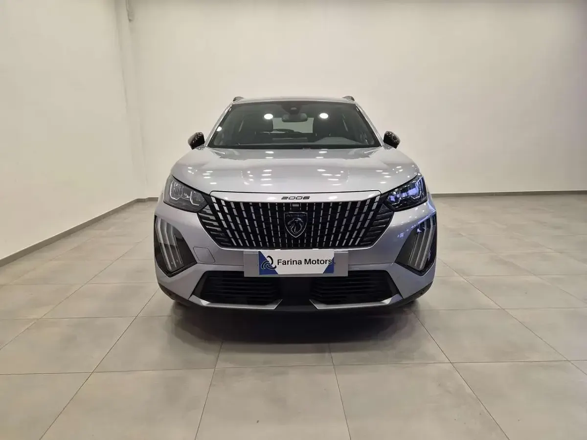 Usata Peugeot 2008 Allure 145 CV (106 kW) 2025 Grigio SUV