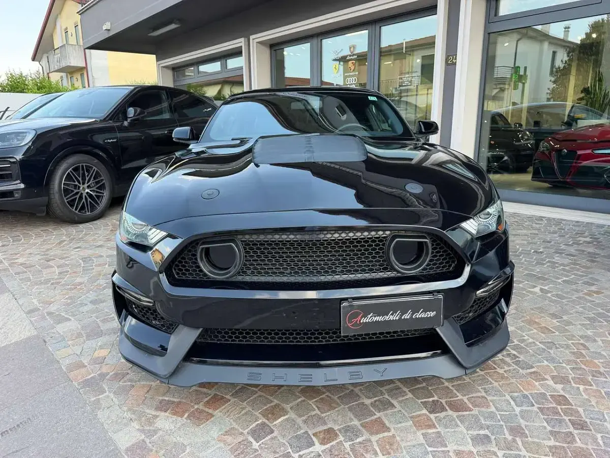 Usata Ford Mustang Fastback 317 CV (233 kW) 2022 Nero Coupé