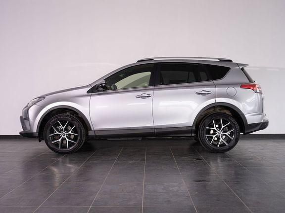 Second-hand Toyota RAV4 Style 143 CP (105 kW) 2017 Gri SUV