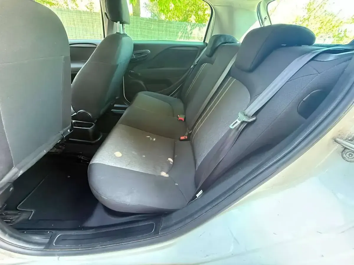 Usata Fiat Punto Young 69 CV (50 kW) 2014 Bianco tetto nero Utilitaria