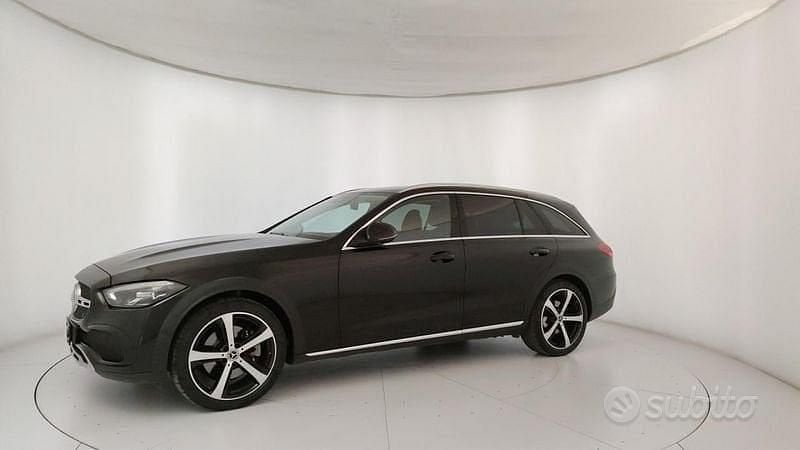 Usata Mercedes C220 Premium Plus 197 CV (144 kW) 2023 Nero Station wagon