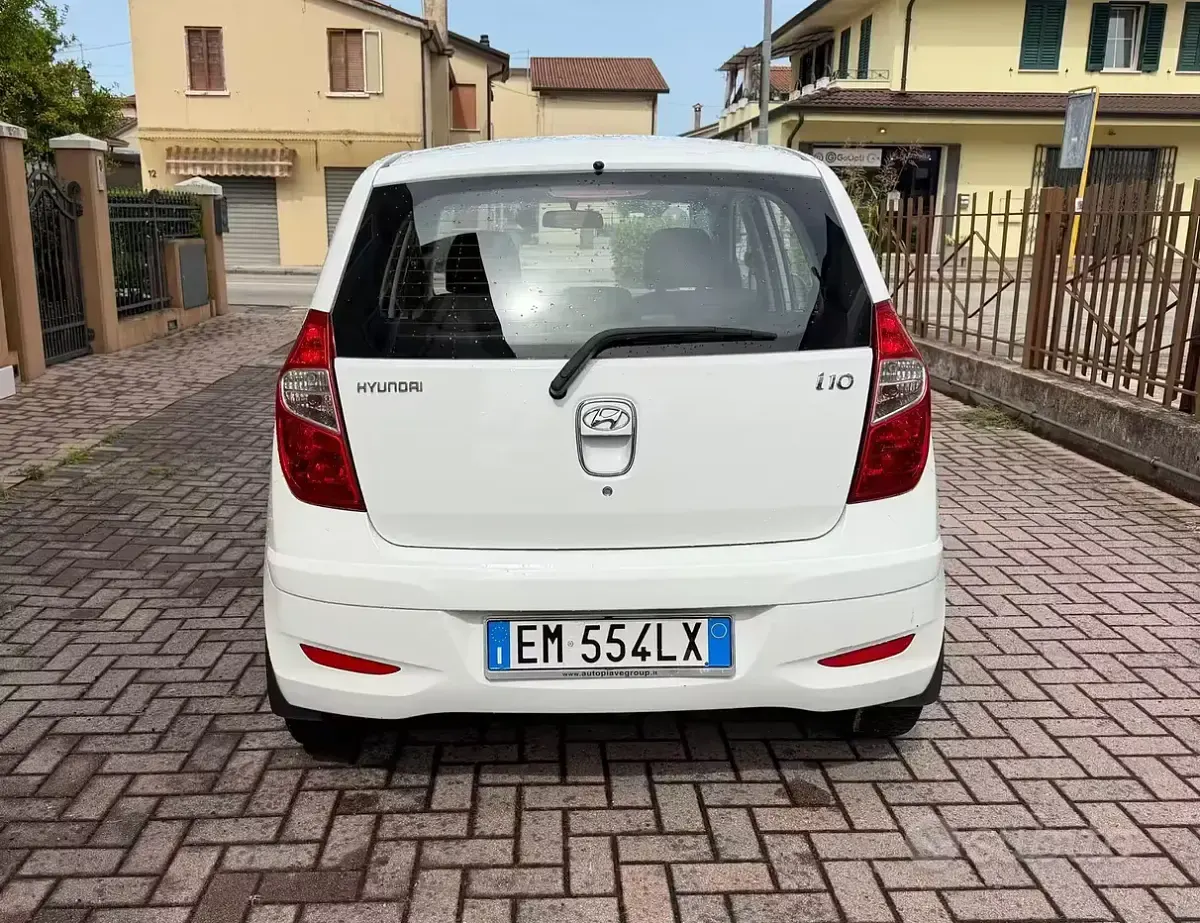 Usata Hyundai i10 69 CV (50 kW) 2012 Bianco Utilitaria