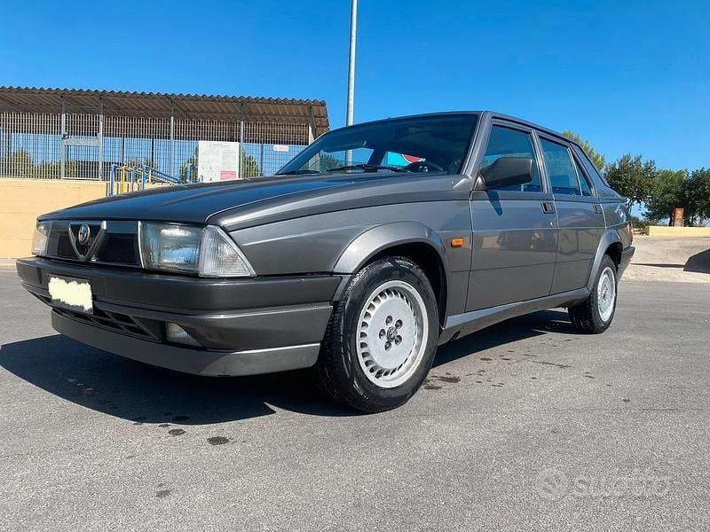Usata Alfa Romeo 75 148 CV (108 kW) 1990 Berlina