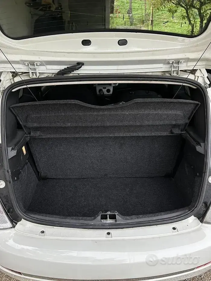Usata Lancia Ypsilon 75 CV (55 kW) 2011 Bianco Utilitaria
