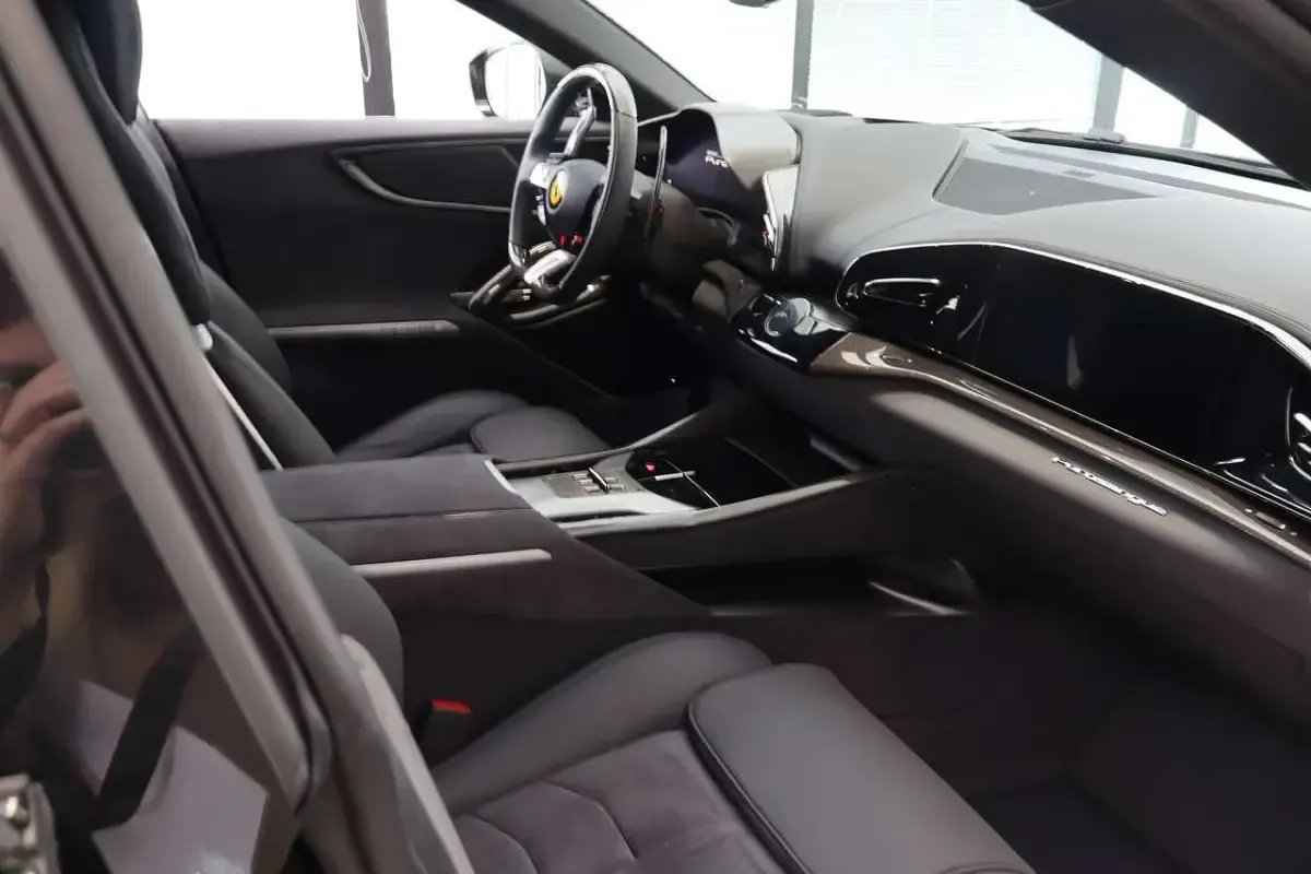 Usata Ferrari Purosangue 725 CV (533 kW) 2024 Verde zeltweg SUV