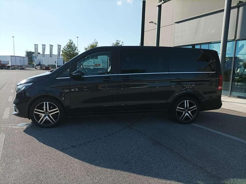 Usata Mercedes V300 Premium 239 CV (175 kW) 2019 Nero Monovolume