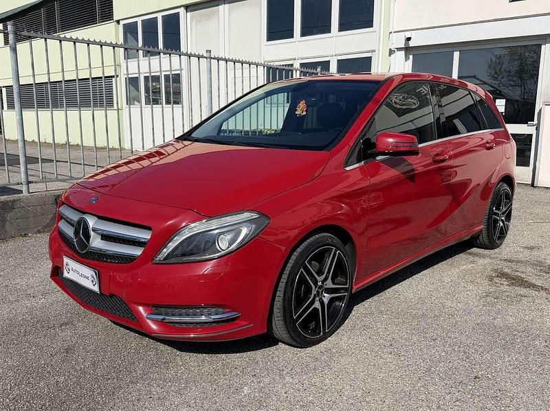 Usata Mercedes B180 Premium 109 CV (80 kW) 2013 Rosso Monovolume