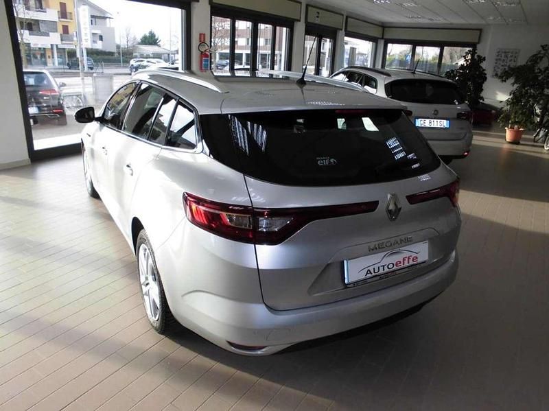 Usata Renault Mégane IV Business 116 CV (85 kW) 2019 Argento Station wagon