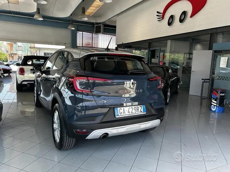 Usata Renault Captur Zen 101 CV (74 kW) 2020 Grigio SUV
