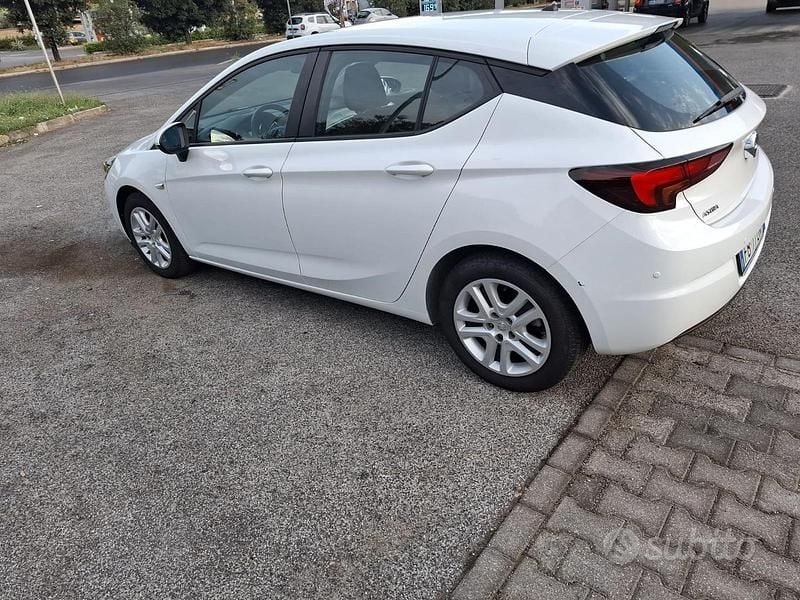 Usata Opel Astra S 106 CV (77 kW) 2015 Bianco Berlina