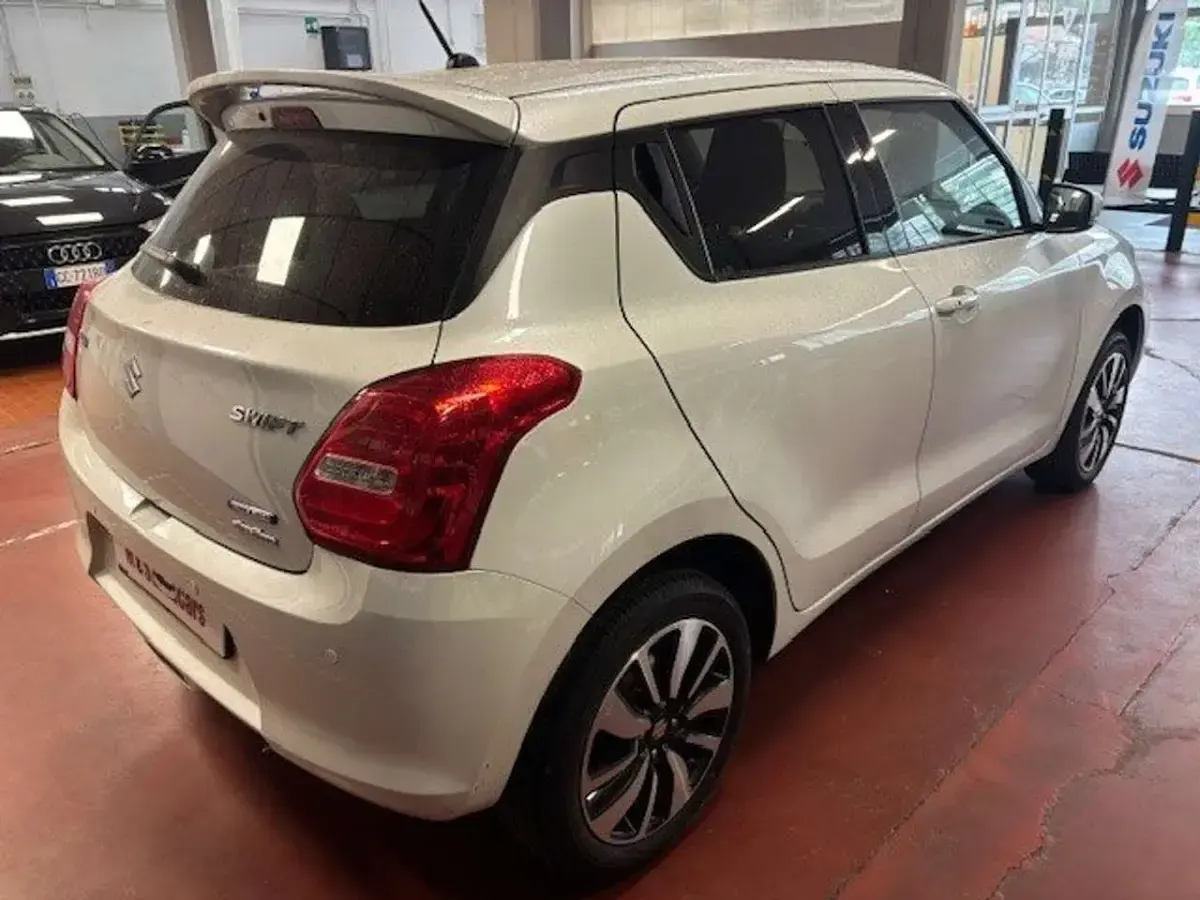 Usata Suzuki Swift 90 CV (66 kW) 2019 Bianco Utilitaria