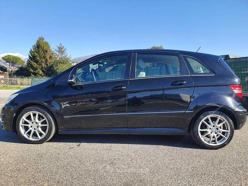 Usata Mercedes B200 193 CV (141 kW) 2009 Blu Monovolume