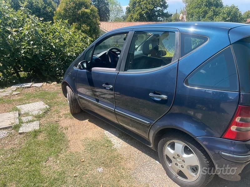 Usata Mercedes A170 95 CV (69 kW) 2004 Blu Berlina