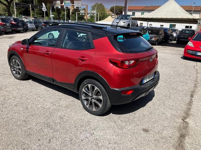 Usata Kia Stonic Style 99 CV (72 kW) 2018 Rosso SUV