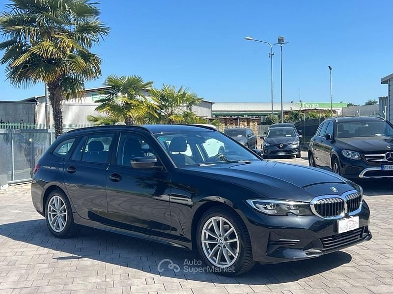 Usata BMW 318 Advantage 150 CV (110 kW) 2022 Nero Station wagon