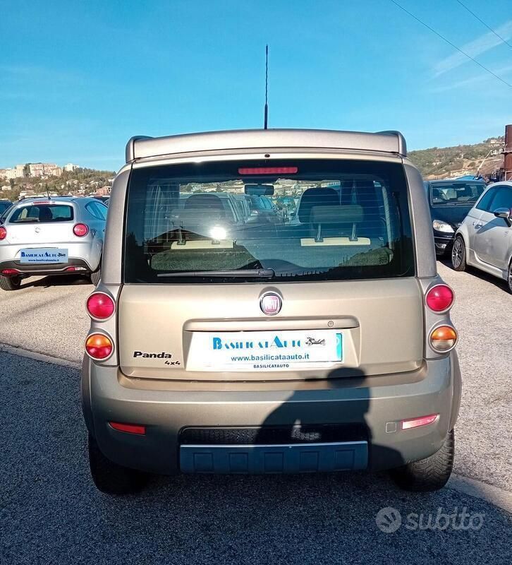 Usata Fiat Panda 4x4 Cross 75 CV (55 kW) 2010 Verde Utilitaria