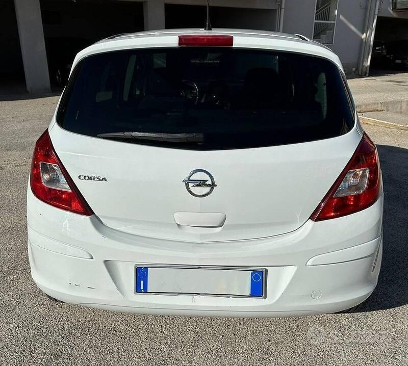 Usata Opel Corsa 86 CV (63 kW) 2013 Bianco Utilitaria