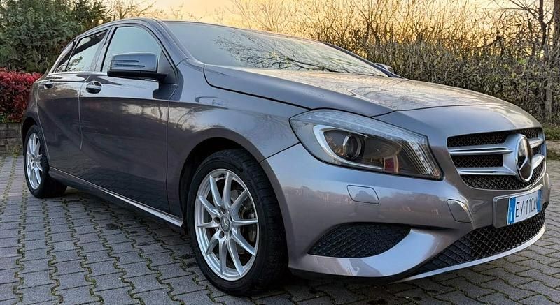 Usata Mercedes A180 Premium 108 CV (79 kW) 2014 Grigio Berlina